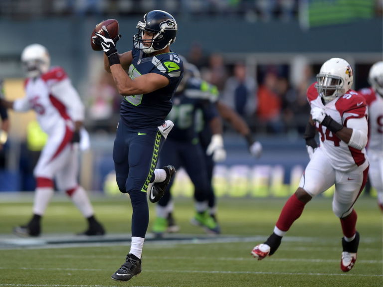 Report: Seahawks' Jermaine Kearse signs RFA tender | theScore.com