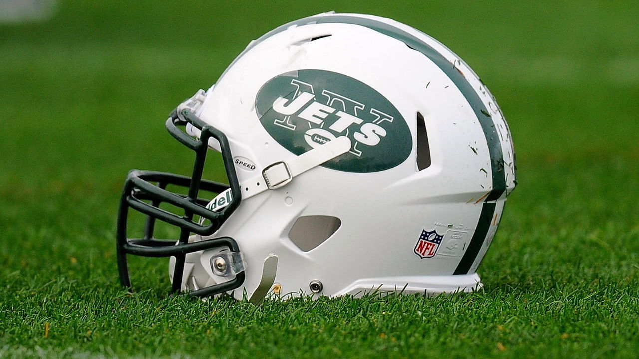 Jets will reportedly hire Collette Smith as 1st female coach in