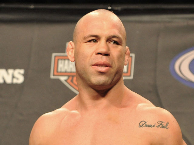 Wanderlei Silva undergoing shoulder surgery after he was hit by car