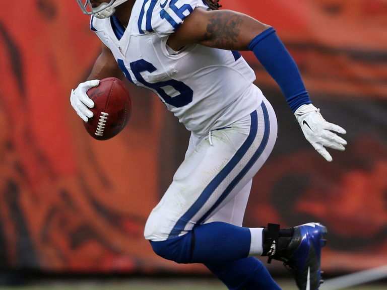VIDEO Colts' Josh Cribbs has punt bounce off his facemask