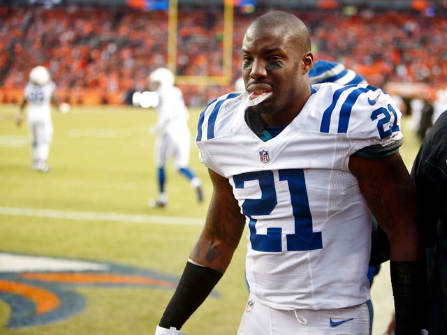 Vontae Davis claims he played with torn groin, Colts say otherwise