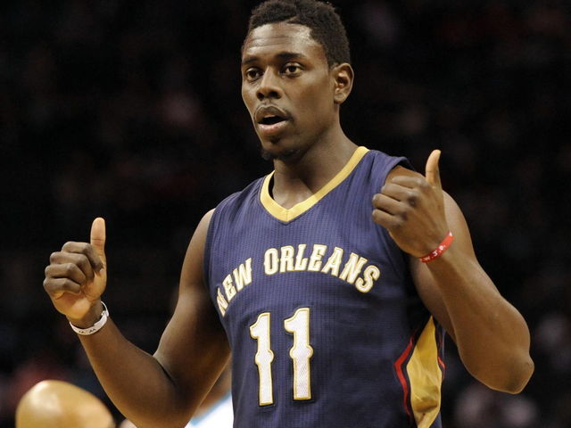 Pelicans' Holiday left game vs. Celtics, did not return