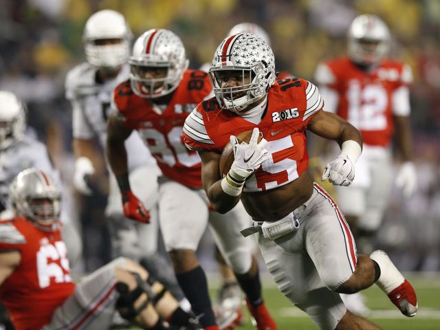 Ezekiel Elliott breaks National Championship rushing record