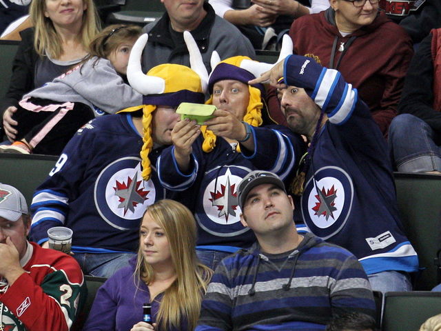 VIDEO: Crazy Jets fan flings popcorn everywhere to celebrate rout of Panthers