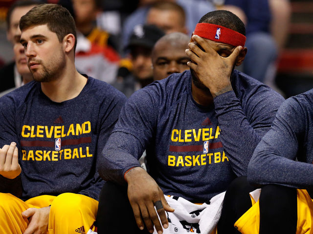 Cavaliers lose 6th-straight despite LeBron's return