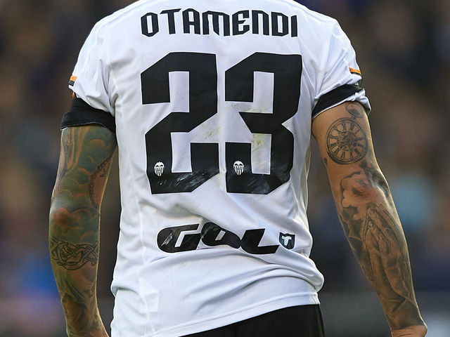 Report: Nicolas Otamendi asks Valencia not to play him ahead of move to Premier League