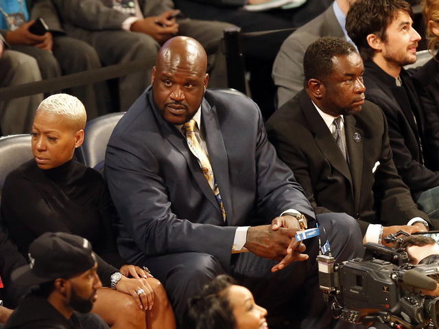 PHOTO: Shaq sworn in as reserve police officer in Doral