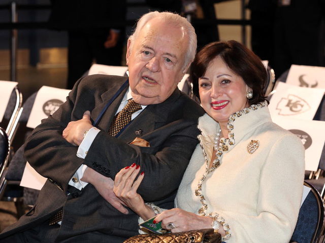 Saints, Pelicans owner asks judge to dismiss heirs' lawsuit
