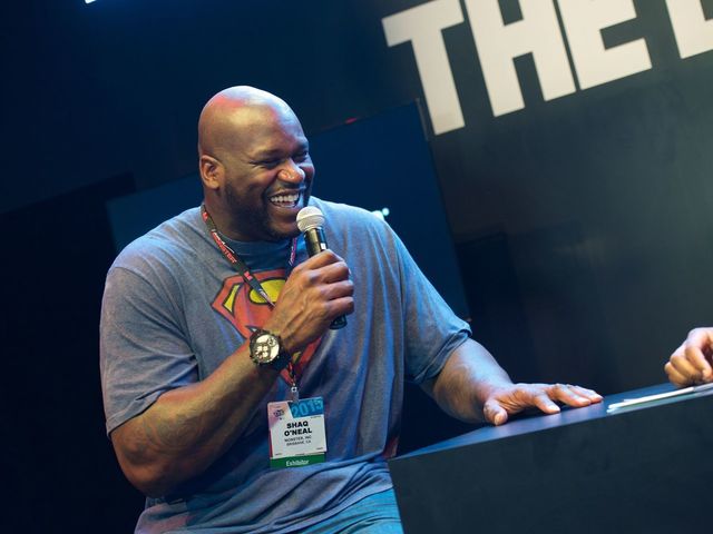 VIDEO: Dennis Scott's son punches Shaq in the face
