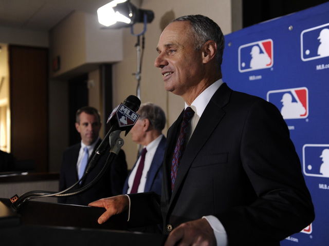 Manfred tells fans he wants to modernize the game