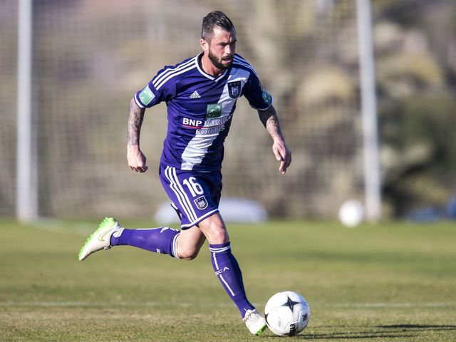 Burnley signs Defour for club record £7.5M fee