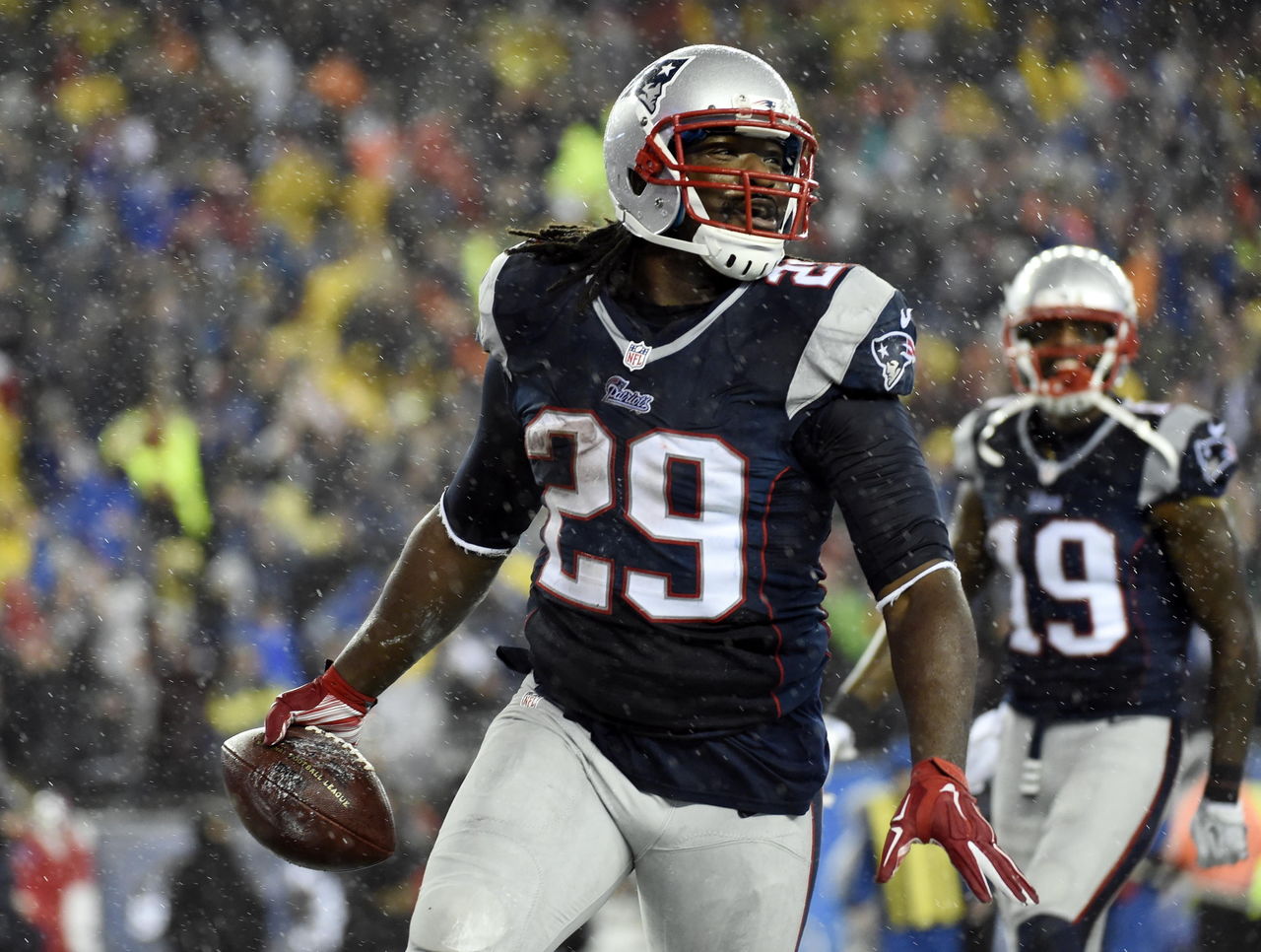 Patriots' LeGarrette Blount removed from injury report