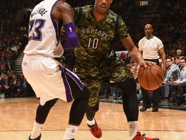 Hardwood Highlight of the Night: DeRozan burns Kings with backdoor cut