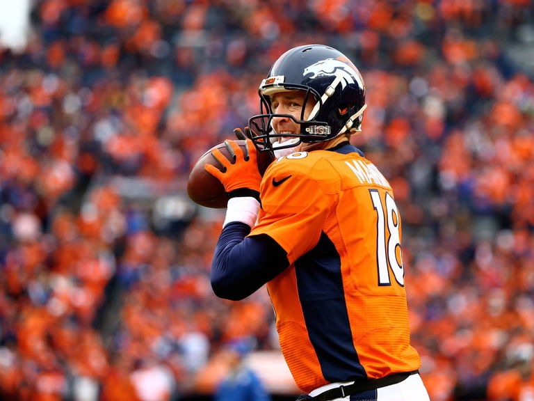 Broncos' Peyton Manning tosses TD passes to kids during practice