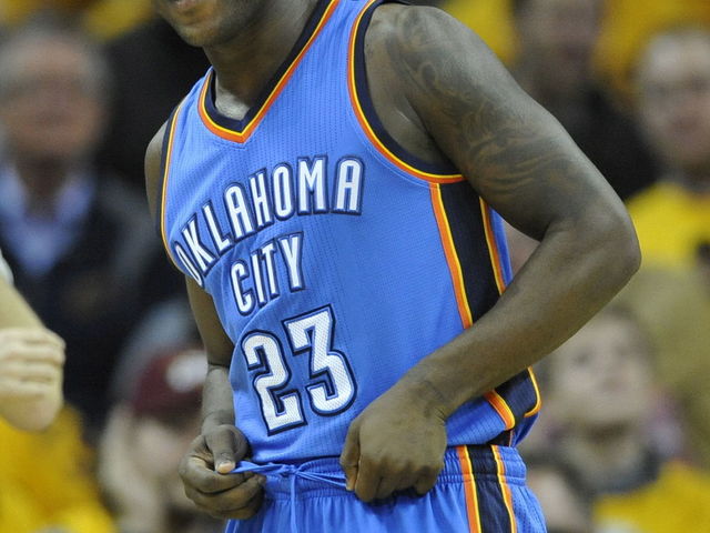 VIDEO: Dion Waiters misses breakaway layup