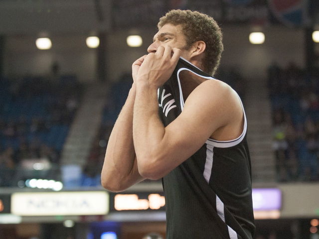 Nets assistant appears serious about wanting to keep Brook Lopez