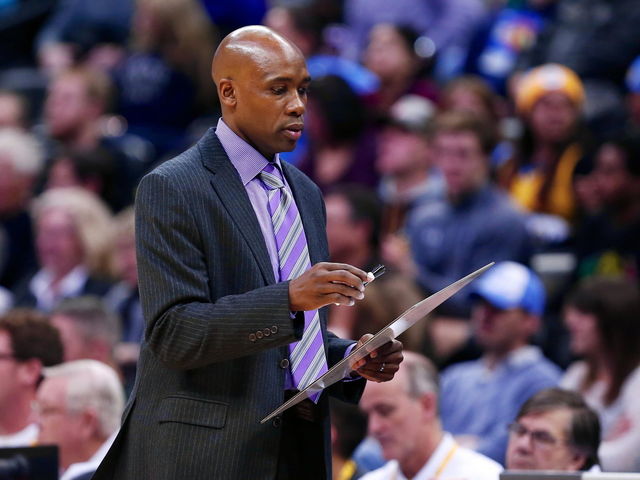 Popovich says Jacque Vaughn being unfairly blamed for Magic's struggles