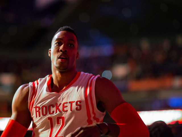 Dwight Howard has bone marrow injection in knee, out at least 4 weeks