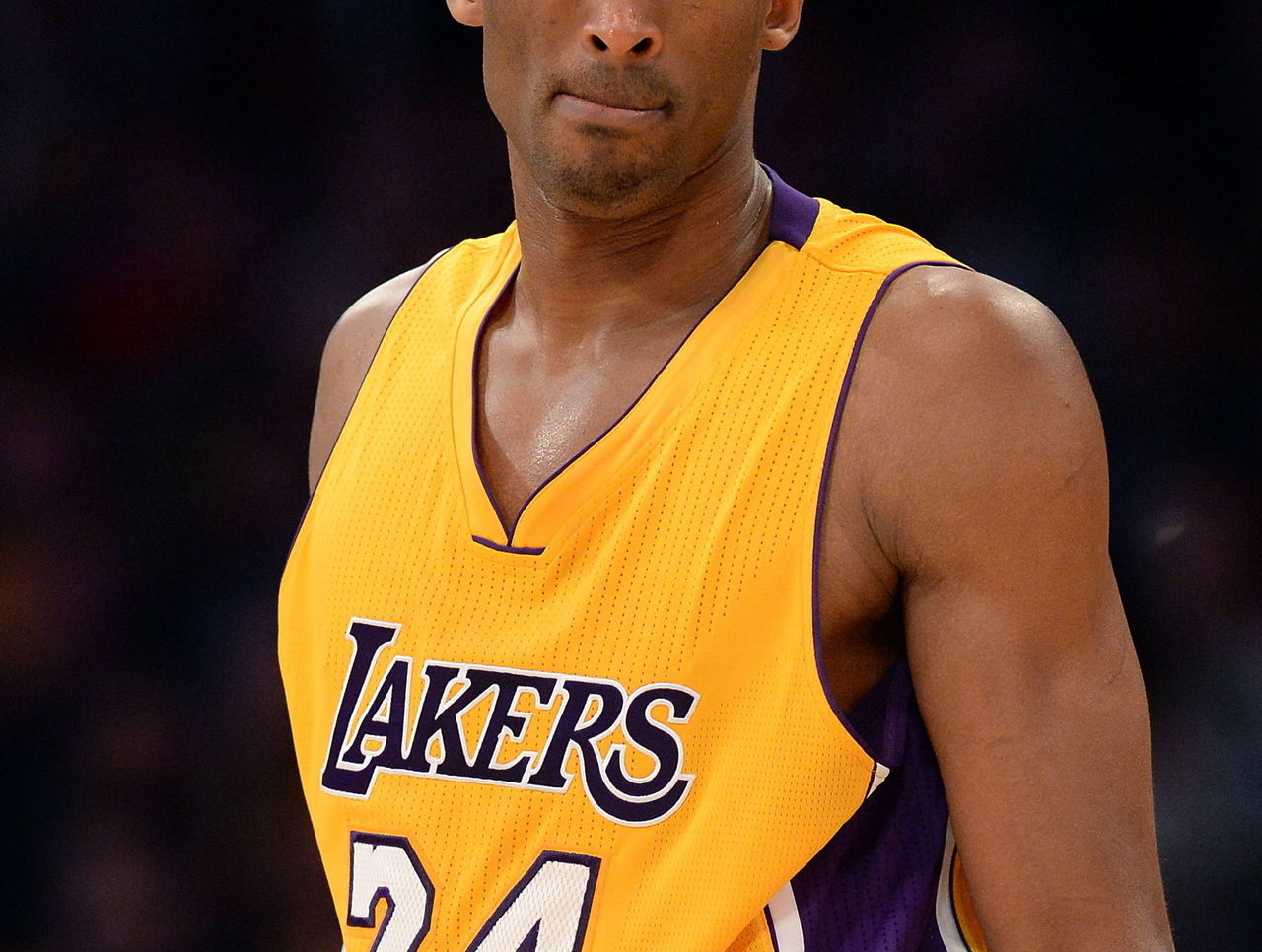 VIDEO: Kobe unimpressed with Lakers' celebrating 14th win; calls himself  'Mr. Glass