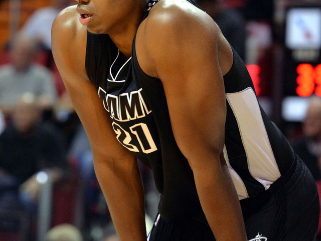 Heat's Whiteside suspended for elbow on Celtics' Olynyk