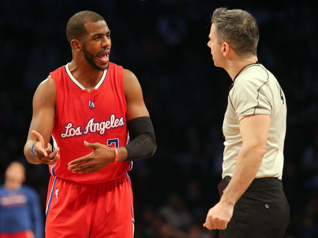 VIDEO: Chris Paul commits obvious flagrant foul on Mozgov