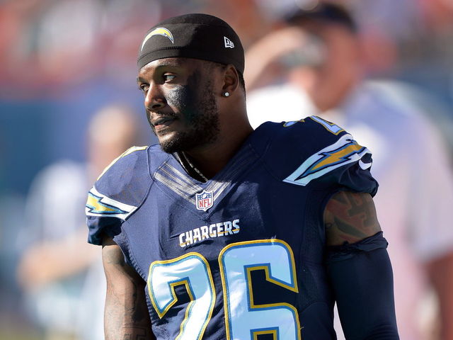 Brandon Flowers announces retirement after 9-year career