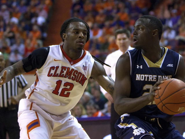 VIDEO: Notre Dame's Jerian Grant hit buzzer-beater 3 at half vs. Clemson