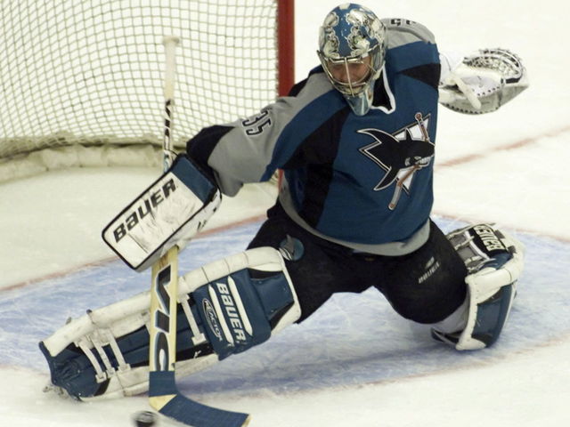 Evgeni Nabokov announces retirement from professional hockey