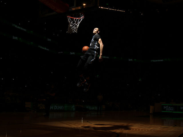 NBA All-Star Saturday: LaVine wins thrilling dunk contest, Curry takes home 3-point title