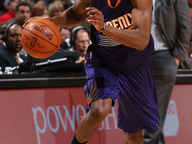 Suns' Knight helped off the floor after suffering sprained left ankle