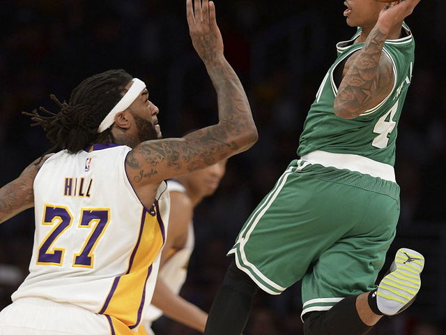 Isaiah Thomas ejected in Celtics debut