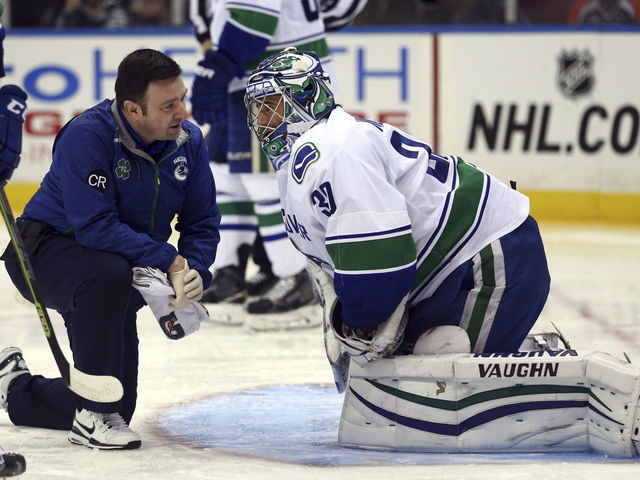 Report: Canucks' Miller expected to miss at least a month