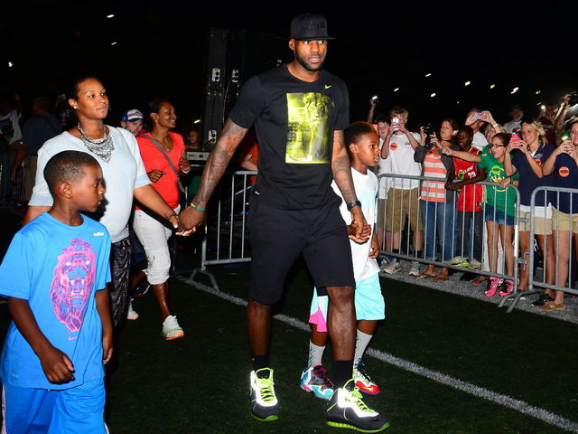 LeBron James Jr., only 10 years old, is already getting college offers