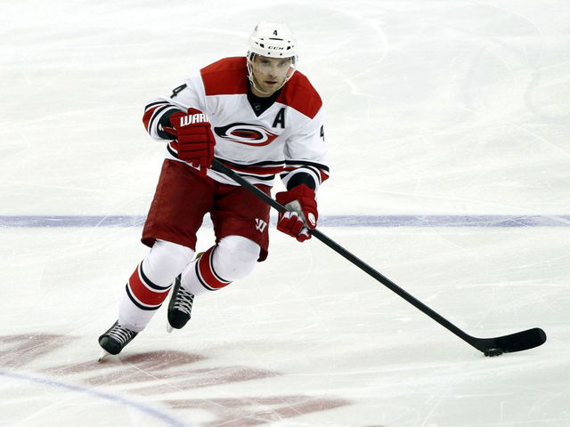 Hurricanes trade Sekera to Kings for 1st-round pick, prospect
